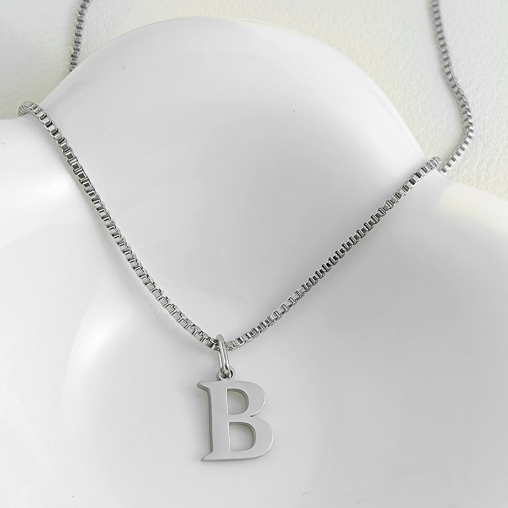 Colar Inicial Minimalista Ivonea - Auriella Joias