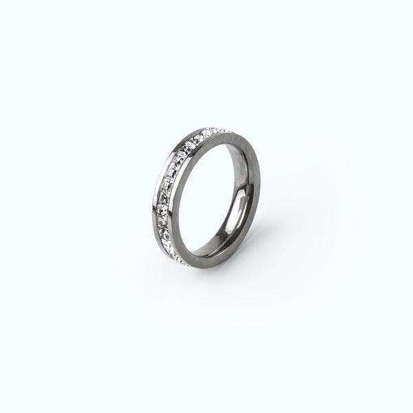 Anel Cravejado Banhado em Ouro 18K