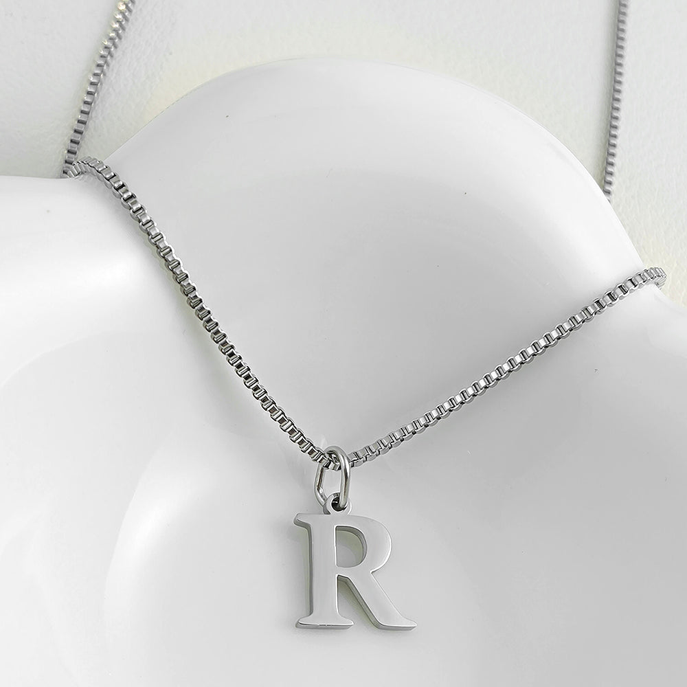 Colar Inicial Minimalista Ivonea