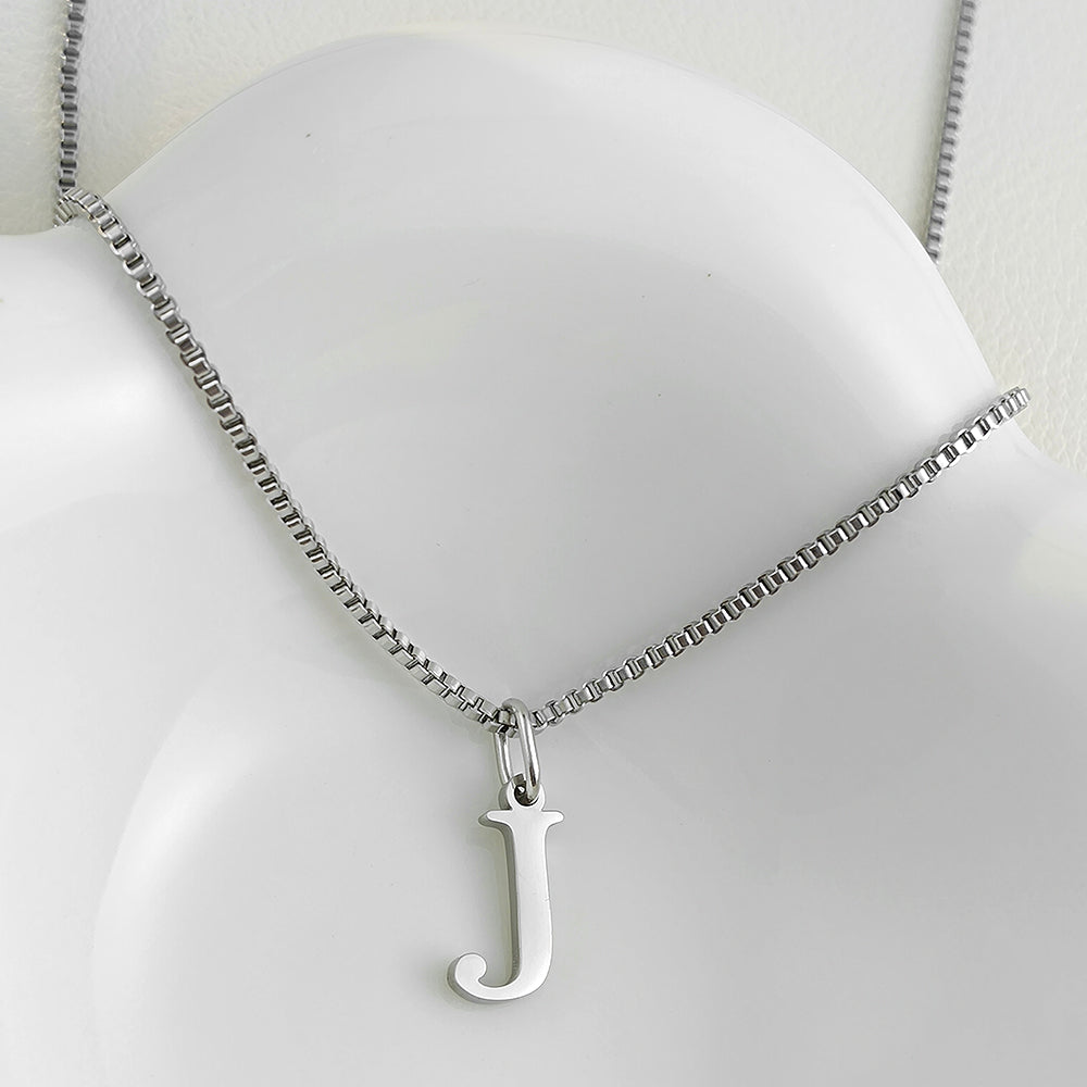 Colar Inicial Minimalista Ivonea