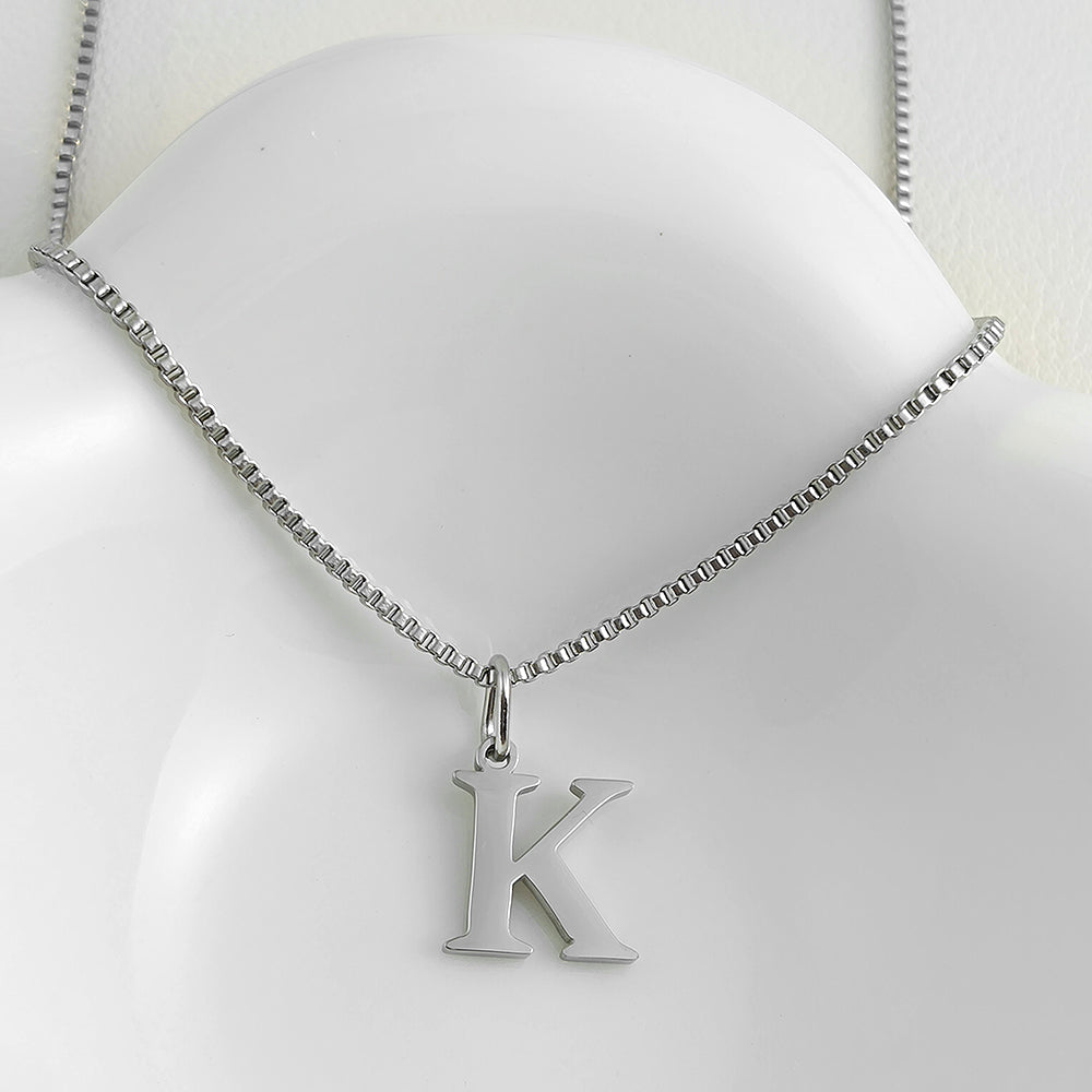 Colar Inicial Minimalista Ivonea