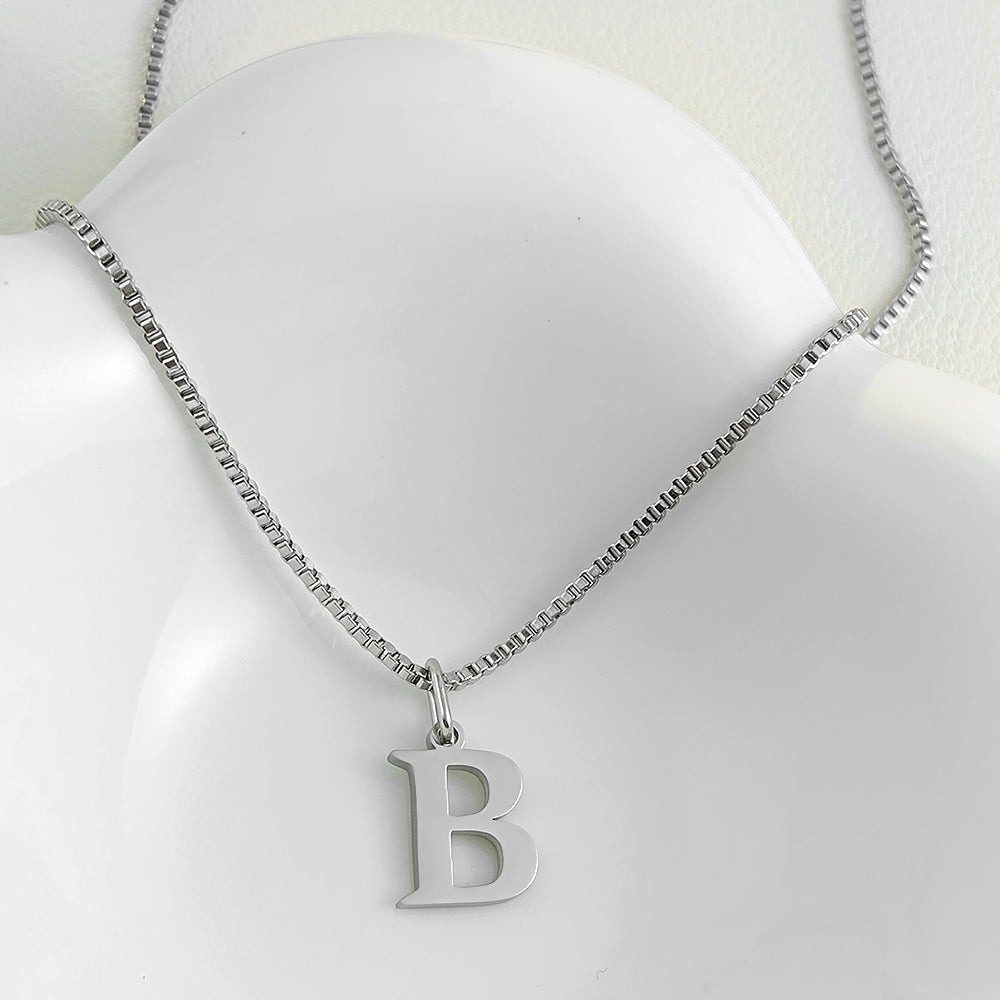 Colar Inicial Minimalista Ivonea