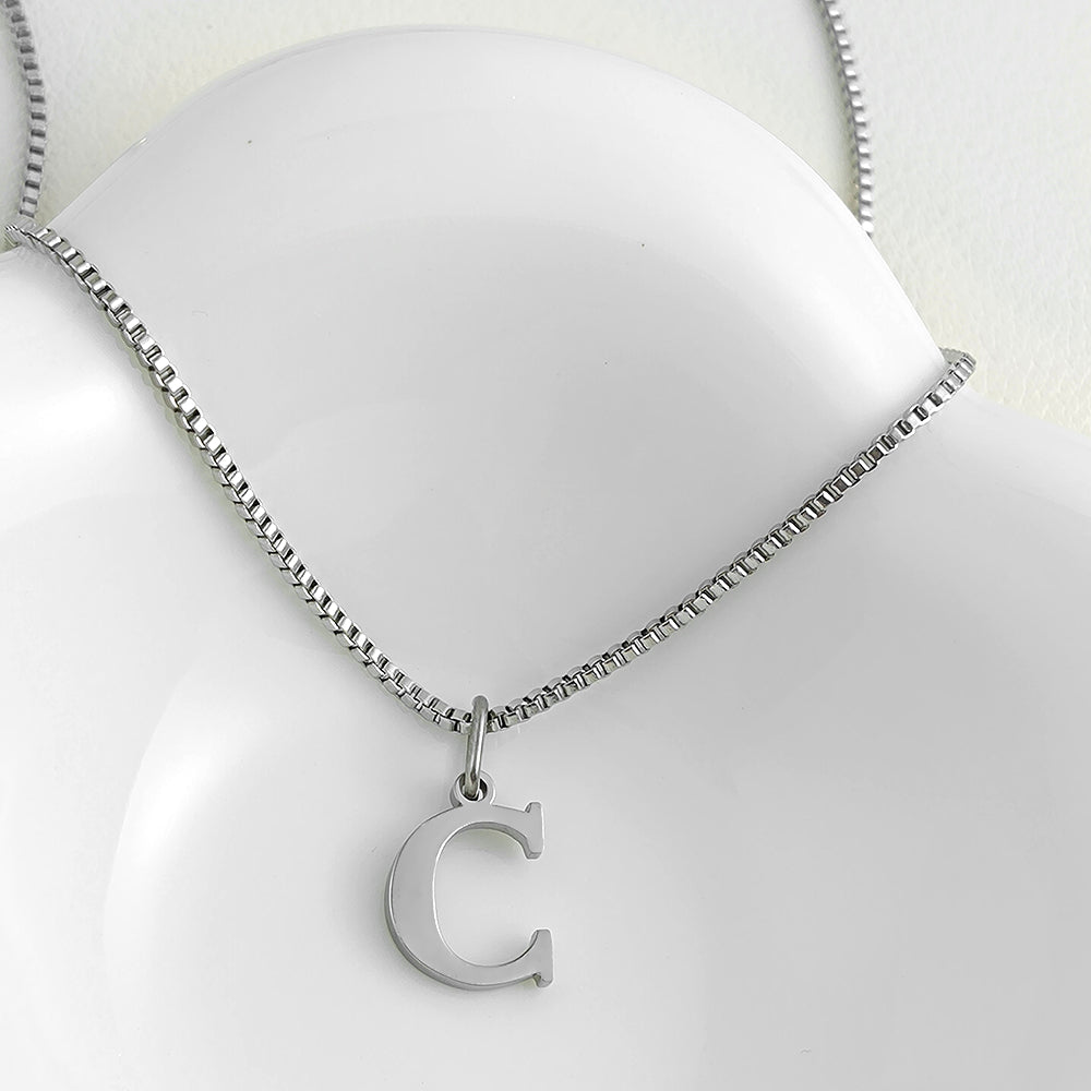 Colar Inicial Minimalista Ivonea