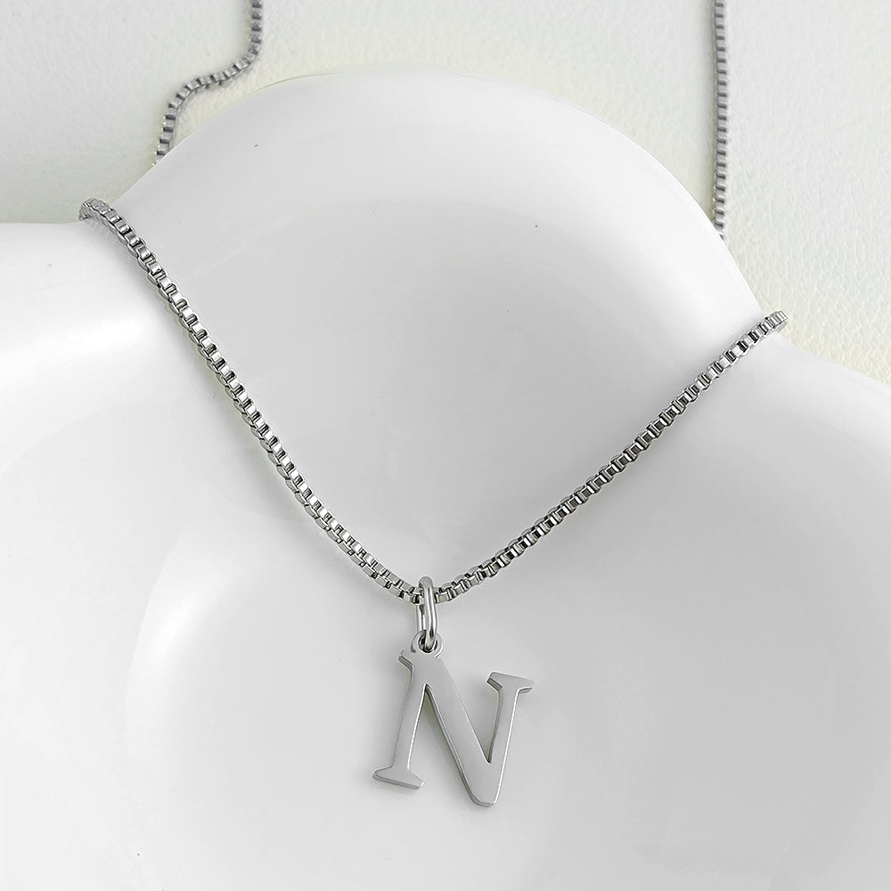 Colar Inicial Minimalista Ivonea