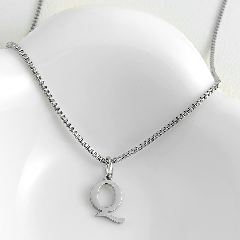 Colar Inicial Minimalista Ivonea