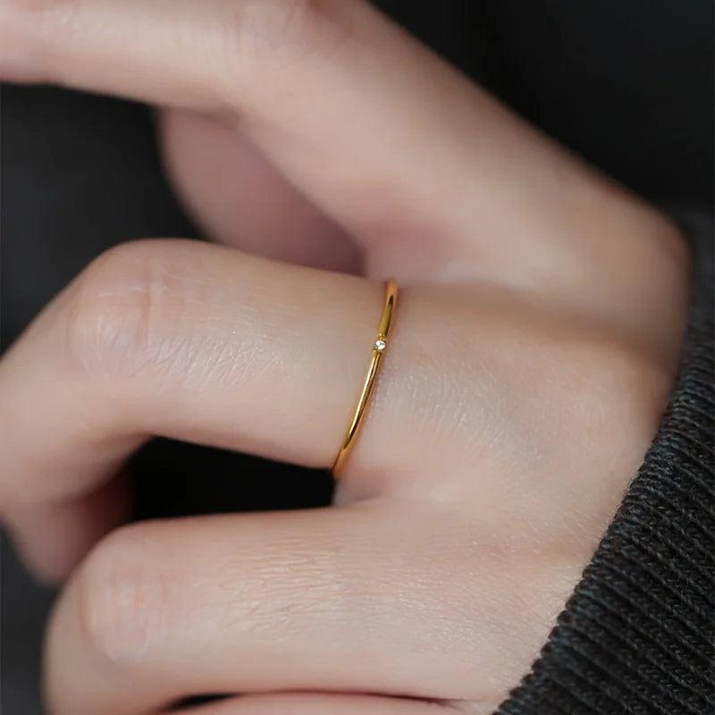 Anel Pontinhos de Zircônia Minimalista Nya