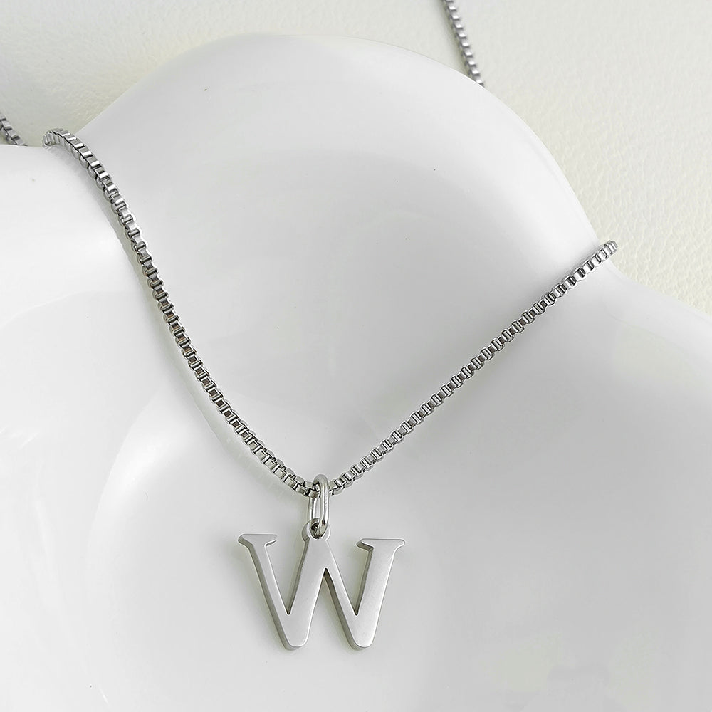 Colar Inicial Minimalista Ivonea