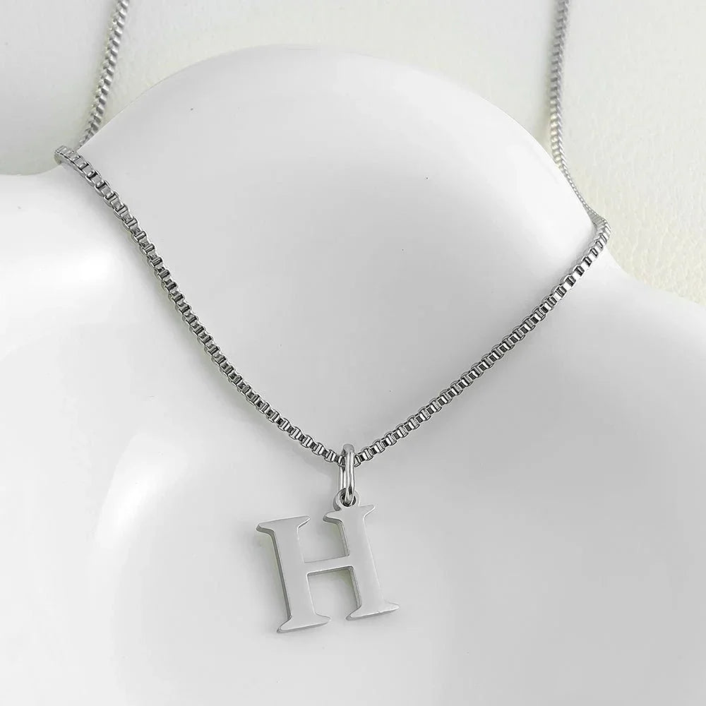 Colar Inicial Minimalista Ivonea - Auriella Joias - yqi9yt-qe.myshopify.com