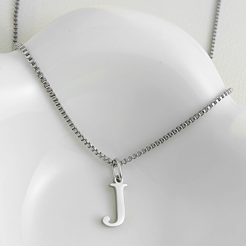 Colar Inicial Minimalista Ivonea - Auriella Joias