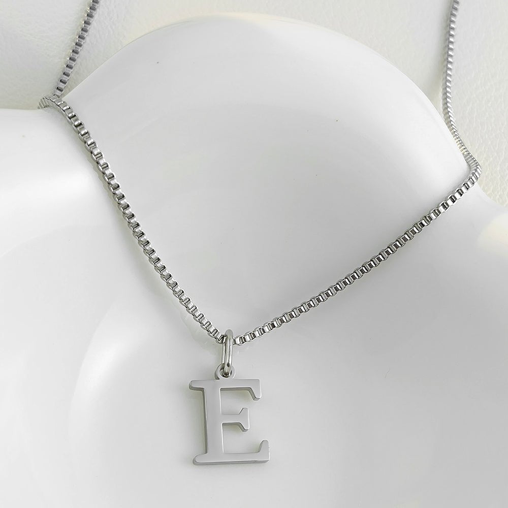 Colar Inicial Minimalista Ivonea - Auriella Joias