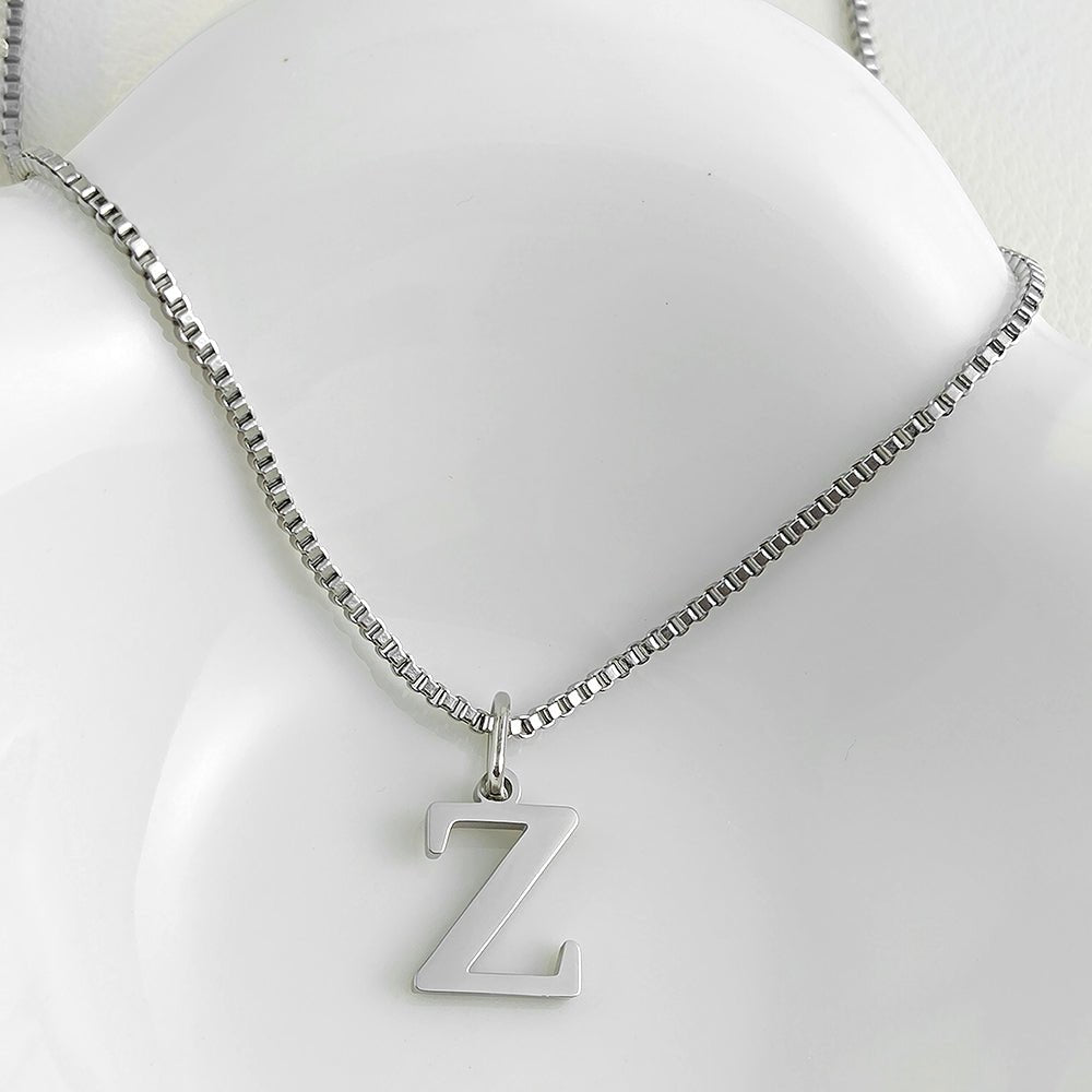 Colar Inicial Minimalista Ivonea - Auriella Joias