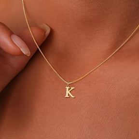 Colar Inicial Minimalista Ivonea