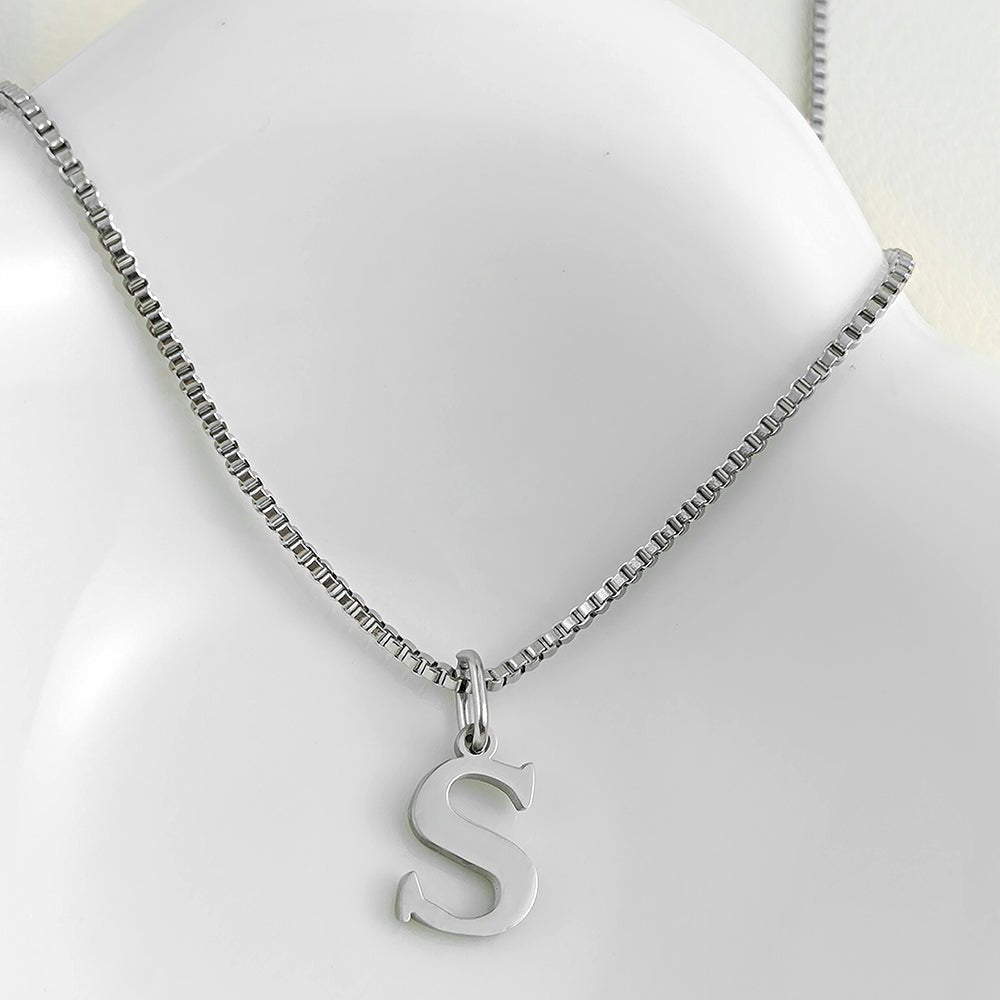 Colar Inicial Minimalista Ivonea - Auriella Joias