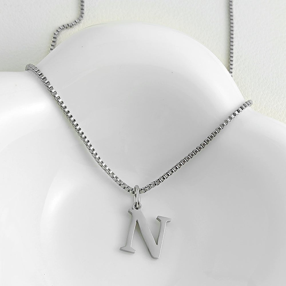 Colar Inicial Minimalista Ivonea - yqi9yt-qe.myshopify.com -  yqi9yt-qe.myshopify.com