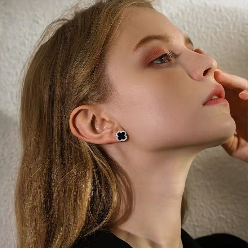 Brinco Trevo Zircônia Helena