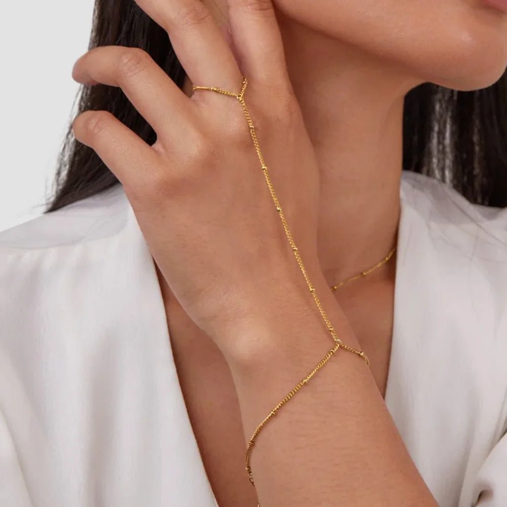 Pulseira Hand Chain Minimalista Lary - Auriella Joias