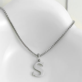 Colar Inicial Minimalista Ivonea