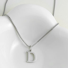 Colar Inicial Minimalista Ivonea