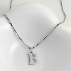 Colar Inicial Minimalista Ivonea