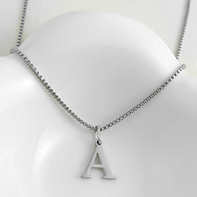 Colar Inicial Minimalista Ivonea