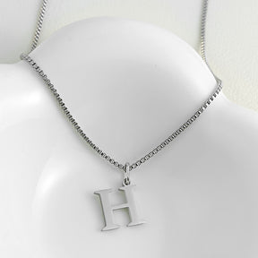 Colar Inicial Minimalista Ivonea