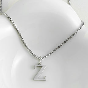 Colar Inicial Minimalista Ivonea