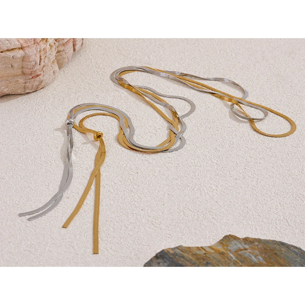 Colar Gravatinha Regulável Cobra Milla