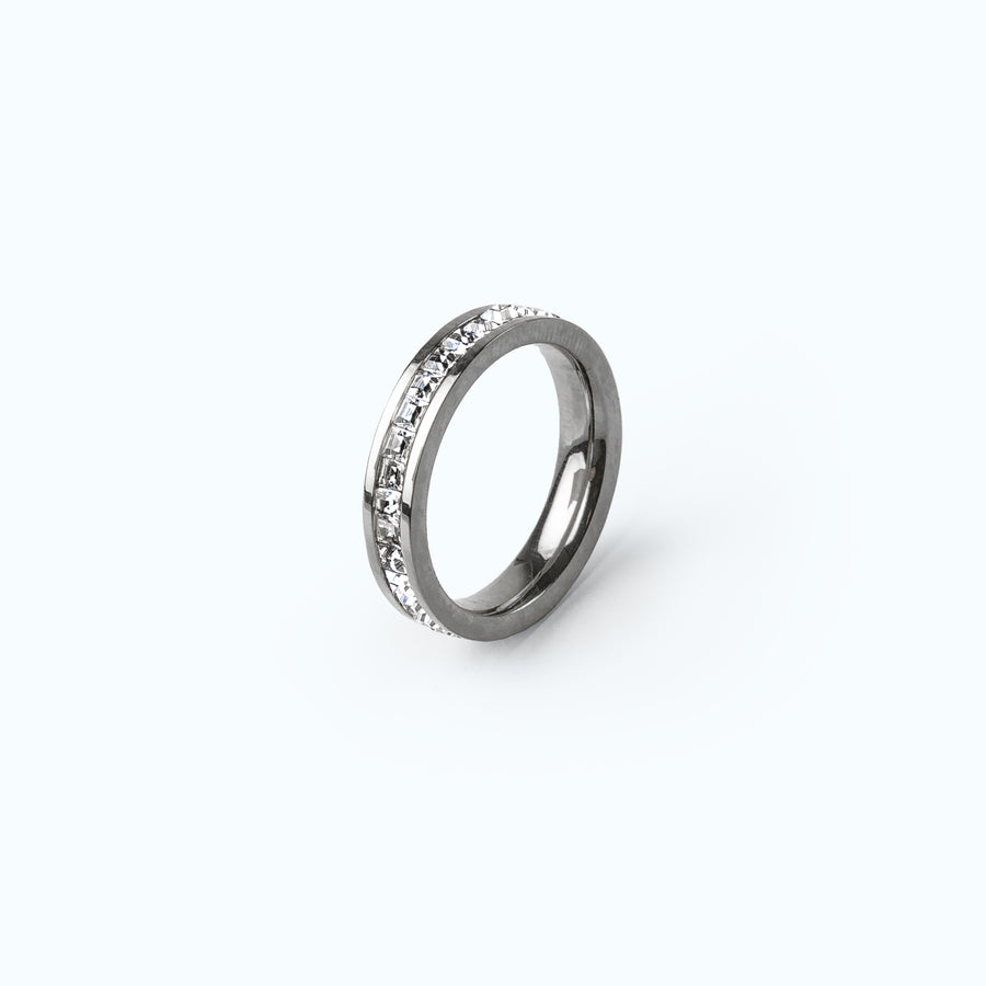 Anel Cravejado com Pedras Zircônia Elora - Auriella Joias