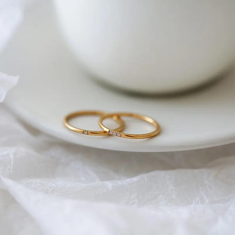Anel Pontinhos de Zircônia Minimalista Nya - Auriella Joias