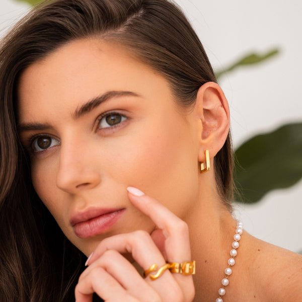 Brinco Mini Square Dely - Auriella Joias