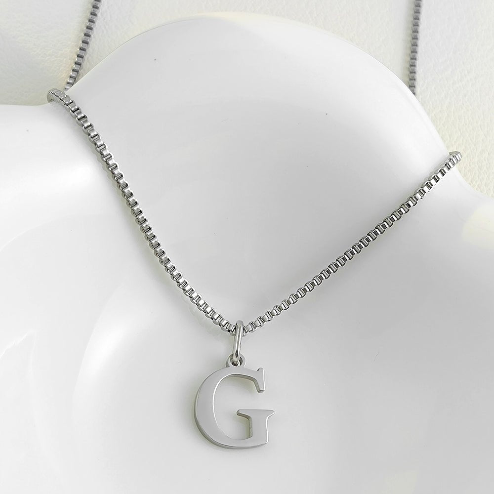 Colar Inicial Minimalista Ivonea - Auriella Joias